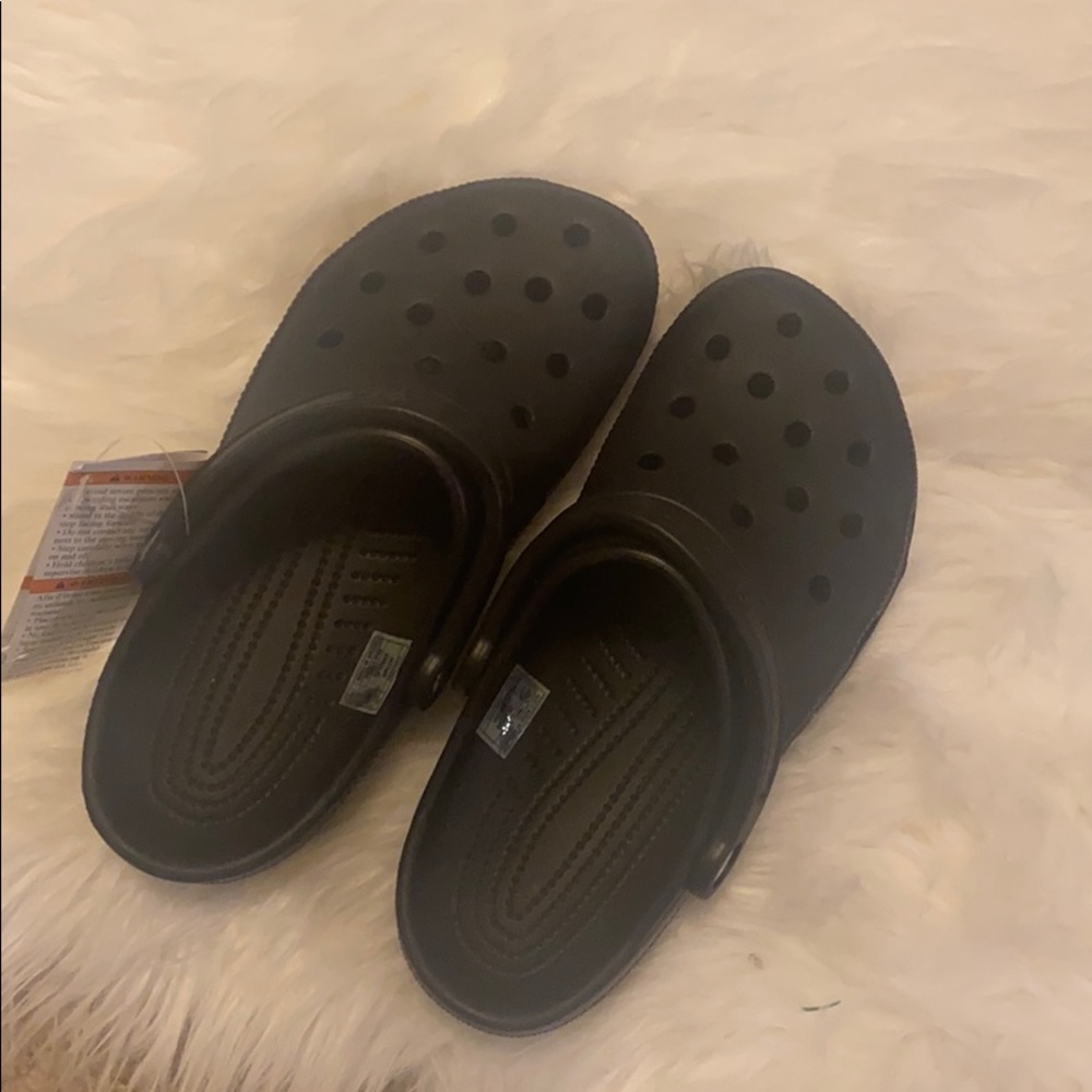 Black crocs